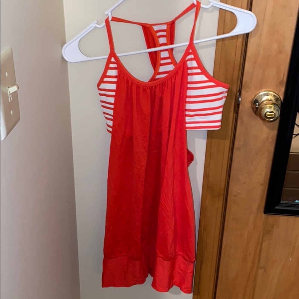 Lululemon tank with built in bra